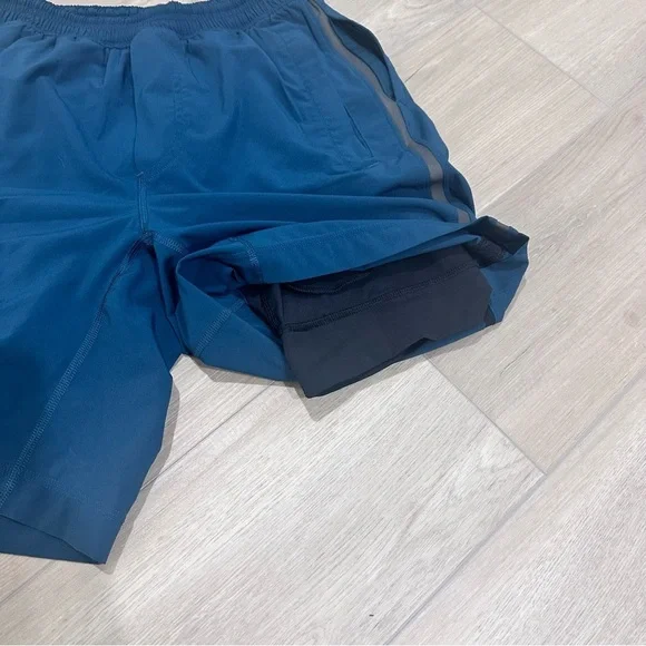 LULULEMON men’s pace breaker shorts liner shorts medium teal blue green gym - Picture 4 of 8